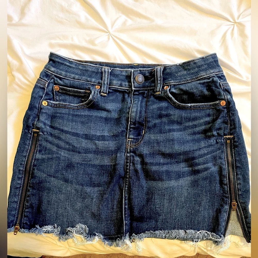 American eagle denim skirt size 4